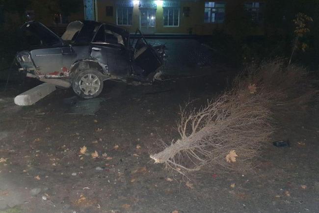 В Фергане 16-летний парень скончался, пытаясь впечатлить друзей вождением авто