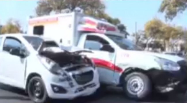 В Ташкенте автомобиль скорой помощи с пациентом попал в ДТП