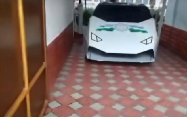 Видео: Узбекистанец собрал Lamborghini, который ездит на солнечной энергии