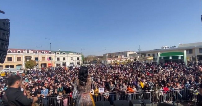 Видео: В Самарканде устроили праздник – день города, нарушив правила карантина