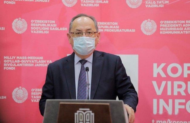 Нурмат Отабеков выразил свое мнение по поводу ношения перчаток в общественном транспорте Ташкента