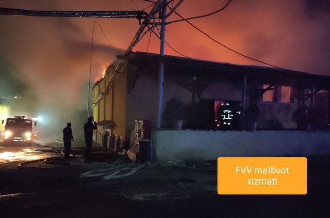 В Самарканде произошел пожар на консервном заводе