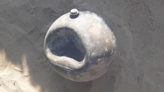 В Муйнаке житель стал свидетелем падения неопознанного объекта в виде металлического шара