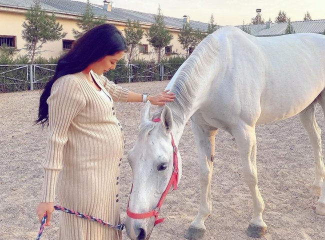 Актриса Ситора Алимжанова ждет ребенка