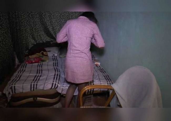 В Самарканде задержана женщина, которая заставляла 12 девушек заниматься проституцией