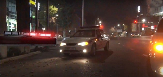 Видео: В Ташкенте водитель, перевозивший проституток пытался скрыться с места инцидента