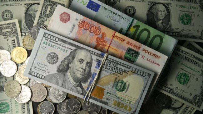 В Узбекистане курс доллара вновь повысился
