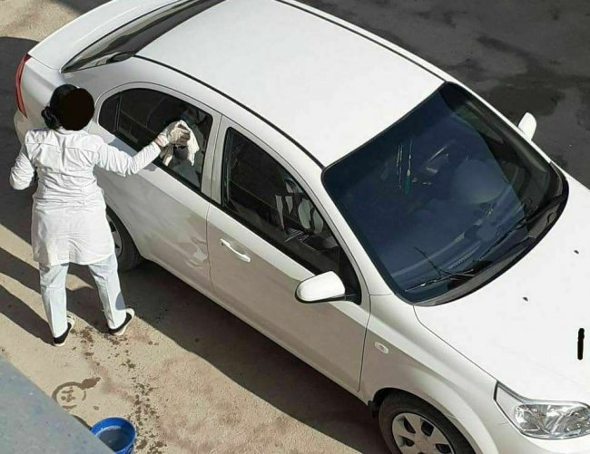 В Турткульском районе медицинского работника заставили мыть автомобиль главы медицинского объединения