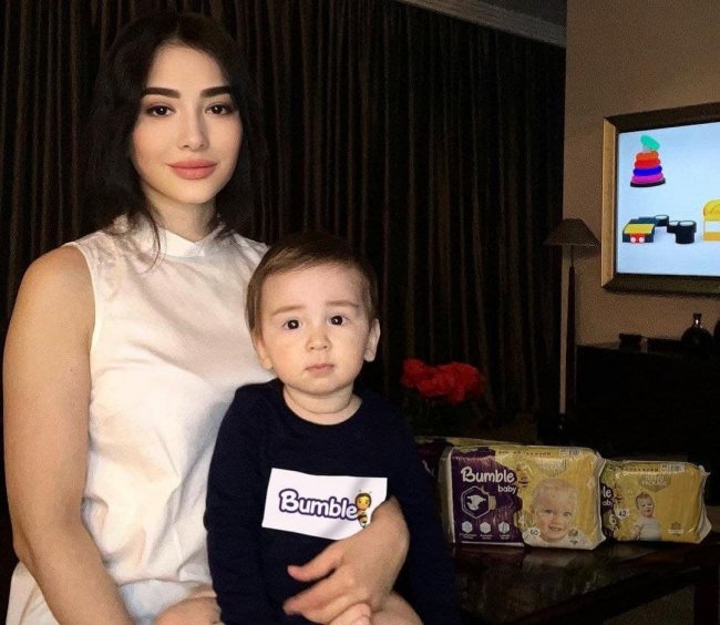 Зарина Низомиддинова впервые показала лицо своего второго сына
