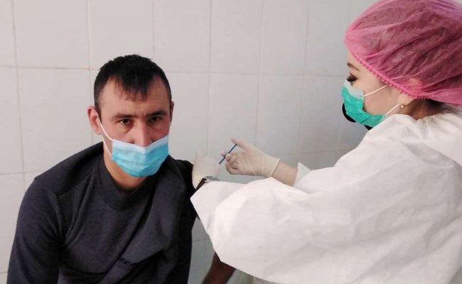 Весной в Узбекистане может начаться массовая вакцинация от коронавируса