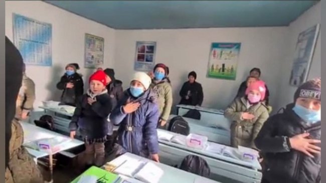 Видео: Пользователей шокировало состояние филиала школы в Наманганской области