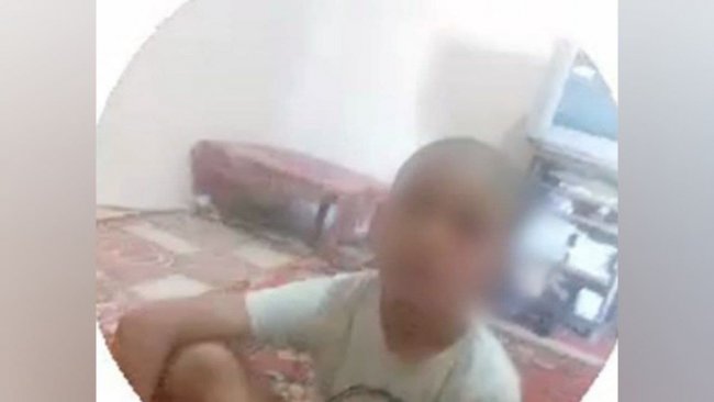 Видео: Житель Карши издевался над двумя детьми, чтобы проучить супругу