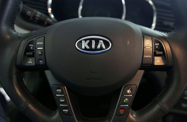 Узбекские студенты смогут проходить стажировку на автомобильных заводах Kia Motors и Peugeot