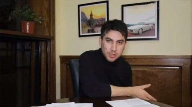 Видео: В Ташкенте режиссер Ахад Каюм устроил скандал в магазине одежды