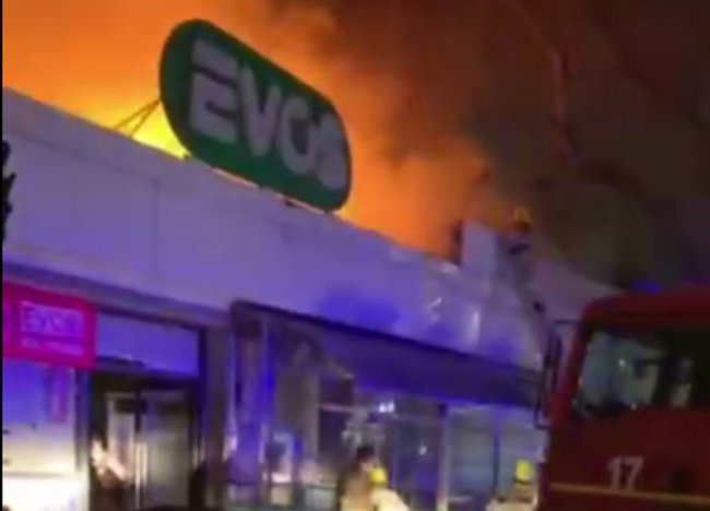 В Ташкенте произошел пожар в филиале EVOS