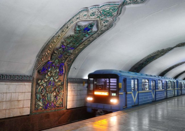 Руководство ташкентского метро объяснило причину сбоев движения в час пик