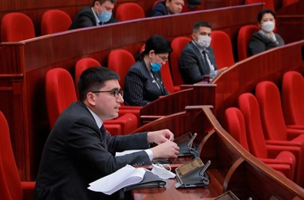 В Узбекистане обсуждаются нюансы законопроекта о государственном языке