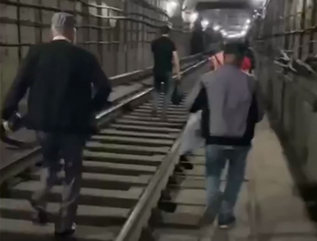 В Ташкенте прокомментировали остановку метро