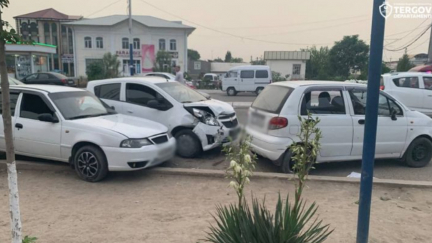 В Андижанской области произошло ДТП с участием угнанного автомобиля