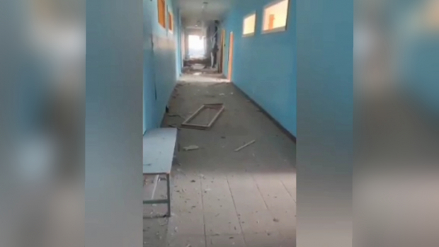 Видео: В одной из школ Казани молодой парень устроил стрельбу, есть погибшие