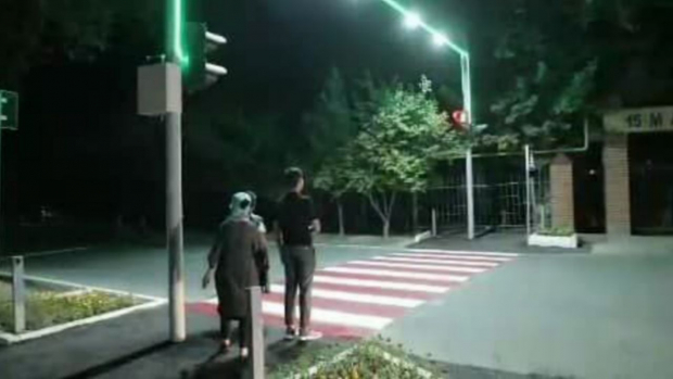 В Ташкенте установили современный сенсорный светофор