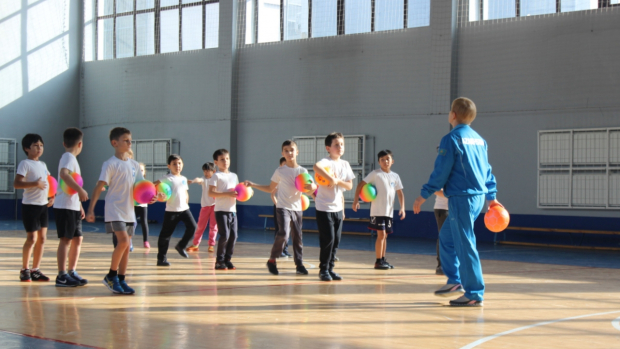 В Узбекистане в следующем учебном году увеличат количество уроков физкультуры