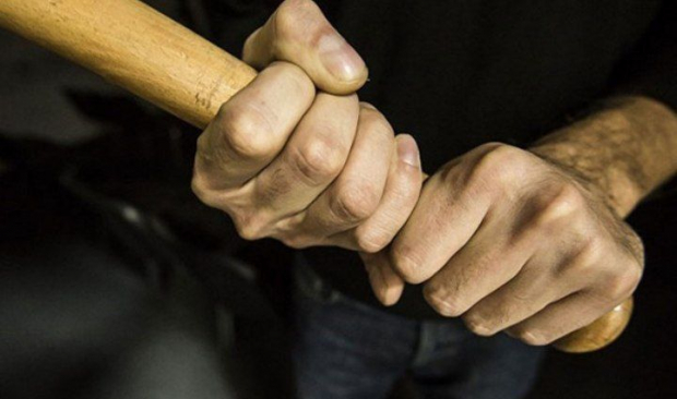 Видео: В Сурхандарье депутата НДПУ избили палкой