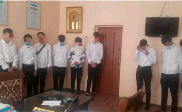 Видео: В Андижанской области наказали учеников 11-го класса за выпускной