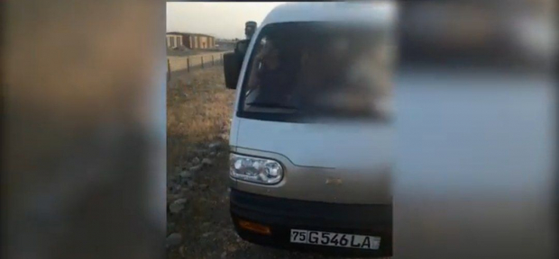 Видео: В Сурхандарьинской области водитель перевозил 16 пассажиров