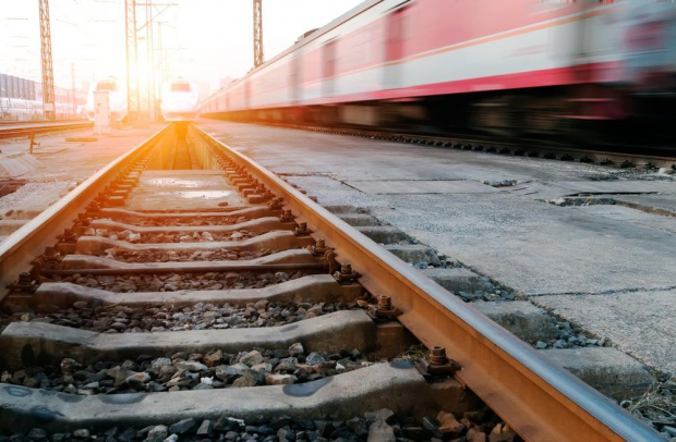 В Андижане подросток залез на поезд и чуть не умер от удара током