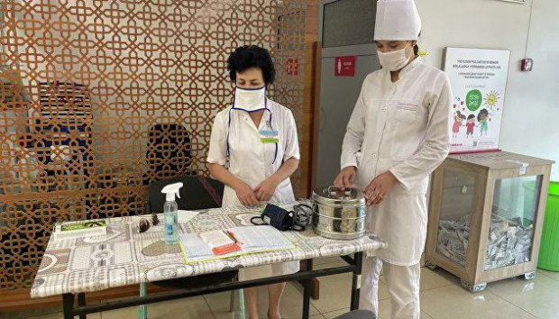 Жители Ташкента теперь могут получить вакцину в торговых центрах и супермаркетах