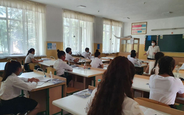 В Узбекистане изменены правила выдачи аттестатов школьникам