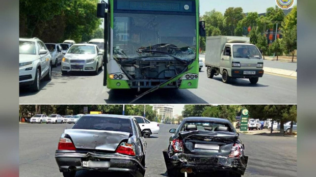 В Ташкенте произошло ДТП с участием пассажирского автобуса и двух легковушек