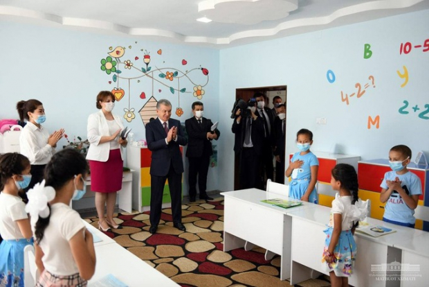 Президент Узбекистана посетил дом Мехрибонлик №21