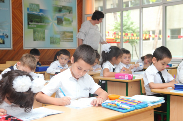 Минздрав Узбекистана попросил родителей не отдавать детей в школу с 6 лет