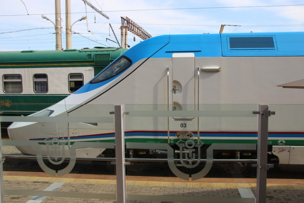 Узбекистан получит еще один поезд Афросиаб