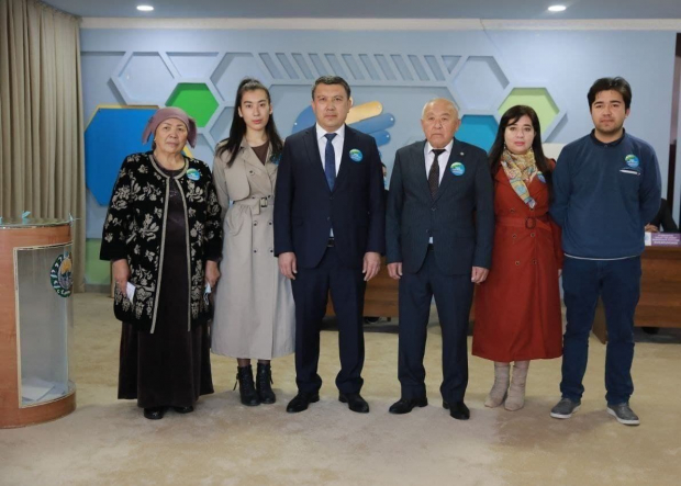 Шавкат Мирзиёев, Алишер Кадыров, Максуда Ворисова и Нарзулло Обломуродов проголосовали на выборах