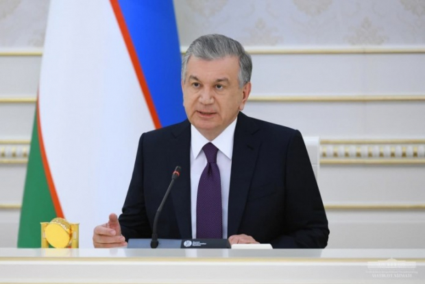 Президент заявил о появлении преступников, собирающих налоги в Ташкенте