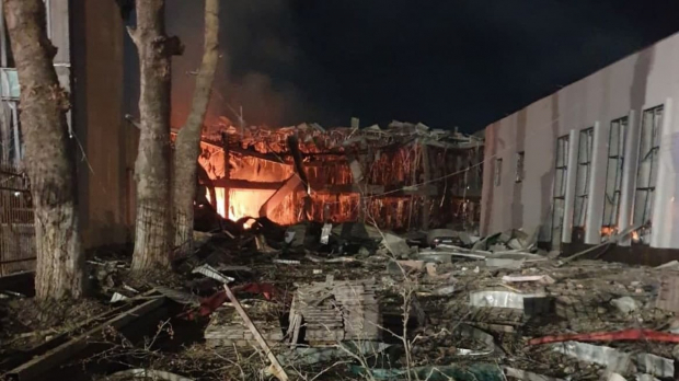 В результате взрыва в торговом центре Сурхандарьинской области погиб человек