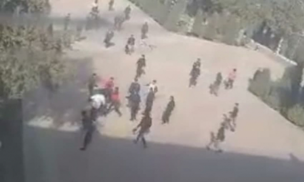 В Термезе студенты устроили драку из-за столкновения плечами