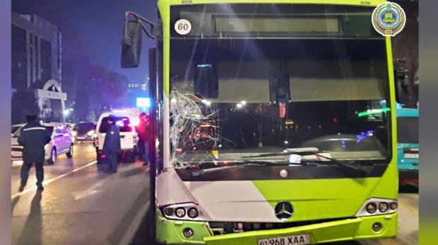 В Ташкенте водитель пассажирского автобуса насмерть сбил пешехода