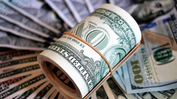 Центральный банк Узбекистана установил новый курс доллара