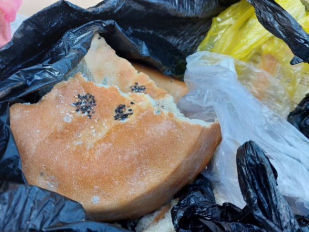 Стало известно, сколько хлеба выкидывают в мусор ташкентцы
