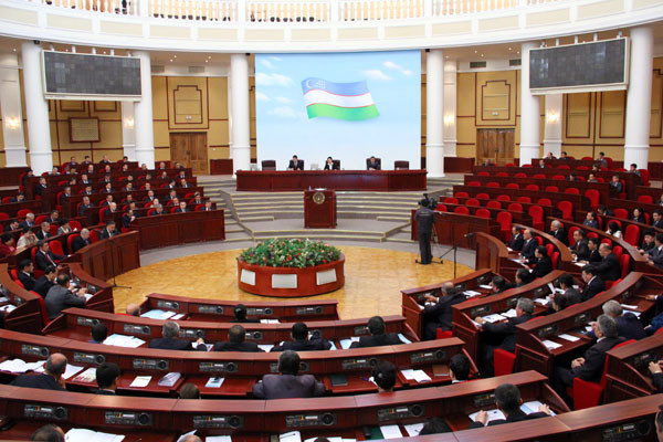 В Узбекистане депутаты выбрали заместителя премьер-министра и двух министров