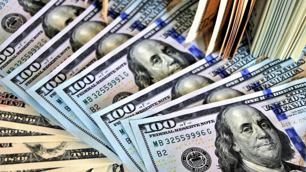 В Узбекистане повысился курс доллара