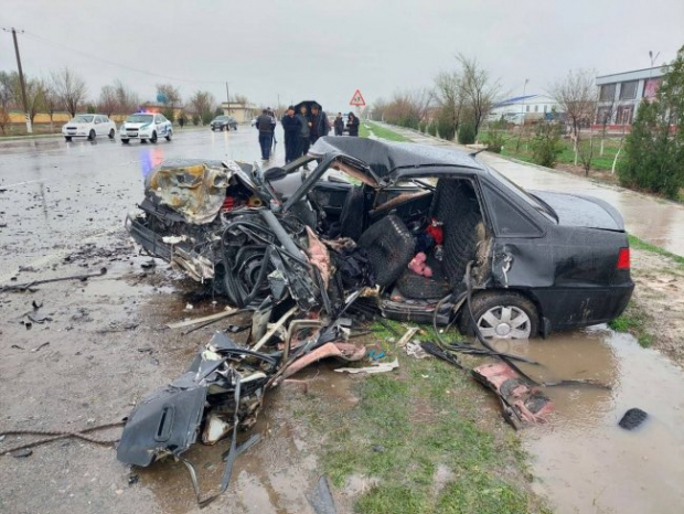 В Джизакской области произошла жуткая авария с участием KIA и Daewoo Nexia