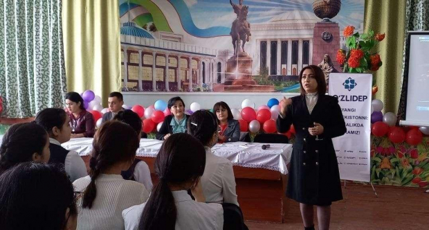 Депутаты и партийный актив изучили качество образования в школе