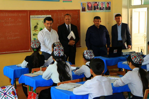 Министр народного образования начал ознакомление с состоянием школ Андижанской области