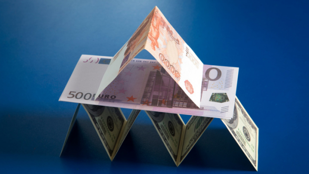 Центральный банк Узбекистана обновил курс доллара и евро на 18 мая