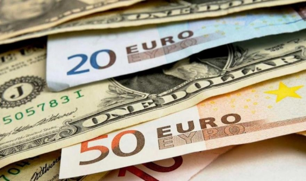 В Узбекистане обновили курс доллара и евро на 19 мая